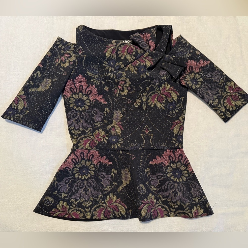 Chiara Boni La Petite Robe Shimmer Metallic Floral Cold Shoulder Blouse Medium